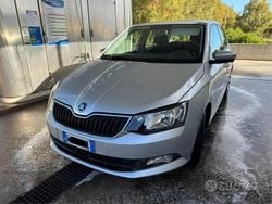 Grigio Usata 2016 Skoda Fabia Due volumi | 8300 € (Buon prezzo)