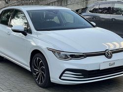 Bianco Usata 2023 VW Golf VIII Life Tre volumi | 21.800 € (Buon prezzo)