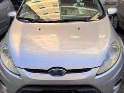 Grigio Usata 2009 Ford Fiesta Due volumi | 3800 € (Ottimo prezzo)