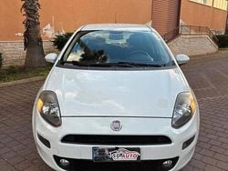 Bianco Usata 2015 Fiat Punto Lounge Tre volumi | 4499 € (Ottimo prezzo)