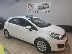 Usata 2014 Kia Rio 2 Tre volumi | 5500 € (Buon prezzo)