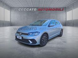Argento Usata 2024 VW Polo Life Tre volumi | 19.700 € (Buon prezzo)