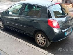 Usata 2008 Renault Clio III | 2800 € (Buon prezzo)
