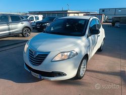 Bianco Usata 2014 Lancia Ypsilon Gold Due volumi | 6500 € (Buon prezzo)