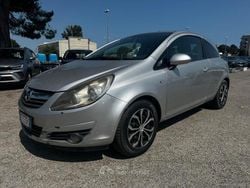 Gray Usata 2011 Opel Corsa Tre volumi | 3500 € (Buon prezzo)
