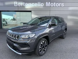 Grigio Usata 2024 Jeep Compass Limited SUV | 27.900 € (Buon prezzo)
