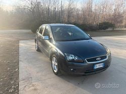 Nero Usata 2006 Ford Focus Tre volumi | 1800 € (Buon prezzo)