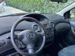 Usata 2005 Toyota Yaris Due volumi | 2500 €