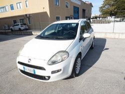 Bianco Usata 2015 Fiat Punto Street Due volumi | 2000 € (Buon prezzo)