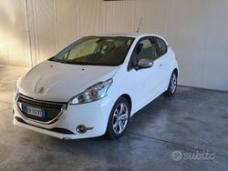 Bianco Usata 2013 Peugeot 208 Allure Due volumi | 2500 € (Super prezzo)