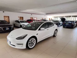 Bianco Usata 2021 Tesla Model 3 Long Range Tre volumi | 27.400 € (Buon prezzo)