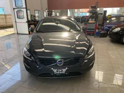 Grigio Usata 2017 Volvo V60 Kinetic Station wagon | 13.700 € (Buon prezzo)