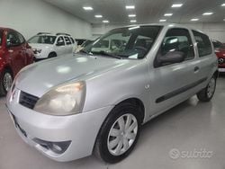 Grigio Usata 2007 Renault Clio II Authentique Tre volumi | 1900 € (Ottimo prezzo)