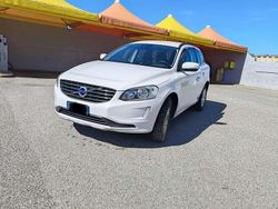 Bianco Usata 2016 Volvo XC60 Momentum SUV | 15.500 € (Buon prezzo)