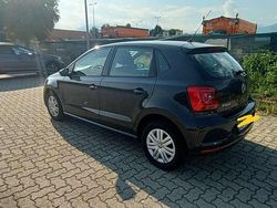 Usata 2015 VW Polo Trendline Tre volumi | 8190 € (Buon prezzo)