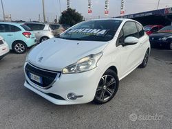 Bianco Usata 2015 Peugeot 208 Allure Due volumi | 4950 € (Ottimo prezzo)