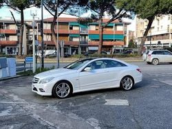 Bianco Usata 2009 Mercedes E350 AMG line Coupé | 8500 €