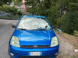 Usata 2004 Ford Fiesta Due volumi | 2250 €