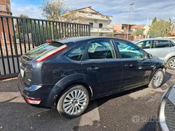 Grigio Usata 2008 Ford Focus Tre volumi | 1950 € (Ottimo prezzo)