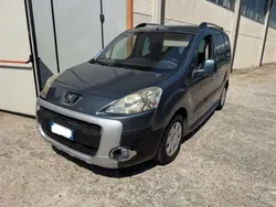 Grigio Usata 2010 Peugeot Partner Tepee Monovolume | 6900 € (Buon prezzo)