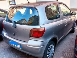 Usata 2003 Toyota Yaris Sol Due volumi | 1300 € (Ottimo prezzo)