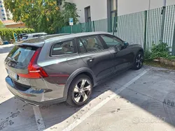 Verde Usata 2020 Volvo V60 CC Business Edition Station wagon | 26.000 € (Buon prezzo)