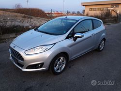 Grigio Usata 2013 Ford Fiesta Due volumi | 7500 € (Cara)