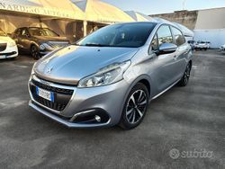 Grigio Usata 2019 Peugeot 208 Signature Sky Due volumi | 7999 € (Ottimo prezzo)