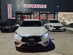 Bianco metallizzato Usata 2017 Infiniti Q30 Premium Tre volumi | 9490 € (Super prezzo)