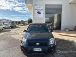 Grigio Usata 2009 Ford Fusion Titanium Tre volumi | 3400 € (Buon prezzo)