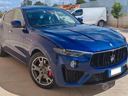 Blu/azzurro Usata 2019 Maserati Levante SUV | 33.900 € (Buon prezzo)