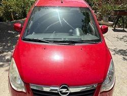Rosso Usata 2011 Opel Agila Due volumi | 3500 € (Buon prezzo)
