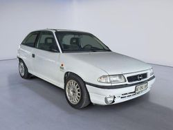 Bianco Usata 1995 Opel Astra Tre volumi | 9500 €
