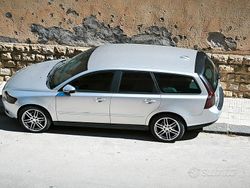 Grigio Usata 2013 Volvo V50 Station wagon | 3950 € (Molto cara)