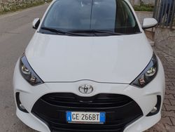 Bianco Usata 2021 Toyota Yaris Active Due volumi | 16.000 €