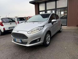 Argento Usata 2015 Ford Fiesta Titanium Tre volumi | 6690 € (Buon prezzo)