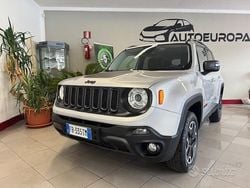 Argento Usata 2015 Jeep Renegade Trailhawk SUV | 14.900 € (Cara)