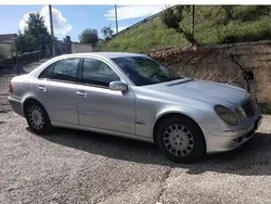 Usata 2002 Mercedes E220 Elegance Tre volumi | 2400 € (Super prezzo)