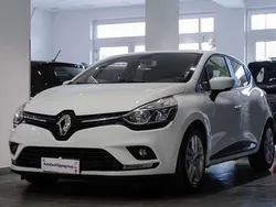 Bianco pastello Usata 2016 Renault Clio IV Intens Tre volumi | 9790 € (Molto cara)
