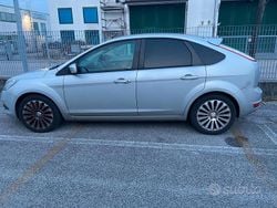 Grigio Usata 2008 Ford Focus Titanium Tre volumi | 2500 € (Buon prezzo)
