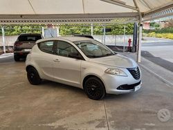 Argento Usata 2015 Lancia Ypsilon S Due volumi | 8500 € (Molto cara)