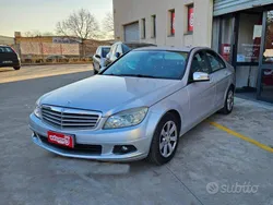 Grigio Usata 2009 Mercedes C220 Avantgarde Tre volumi | 6800 € (Ottimo prezzo)