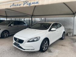 Bianco Usata 2016 Volvo V40 R-Design Momentum Tre volumi | 7500 € (Buon prezzo)