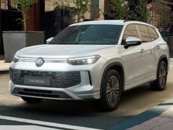 Dolomite silver metallizzato Nuova 2025 VW Tayron Life SUV | 45.984 € (Super prezzo)