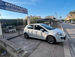 Bianco Usata 2011 Fiat Punto Tre volumi | 4900 € (Buon prezzo)