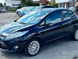 Nero Usata 2009 Ford Fiesta Titanium Tre volumi | 3500 € (Buon prezzo)