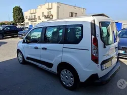 Usata 2019 Ford Transit Tre volumi | 9000 € (Buon prezzo)