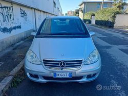 Grigio Usata 2007 Mercedes A180 Avantgarde Tre volumi | 3200 € (Ottimo prezzo)