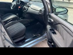 Usata 2011 Fiat Grande Punto Due volumi | 3000 € (Buon prezzo)