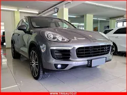Grigio chiaro Usata 2017 Porsche Cayenne SUV | 29.800 € (Super prezzo)